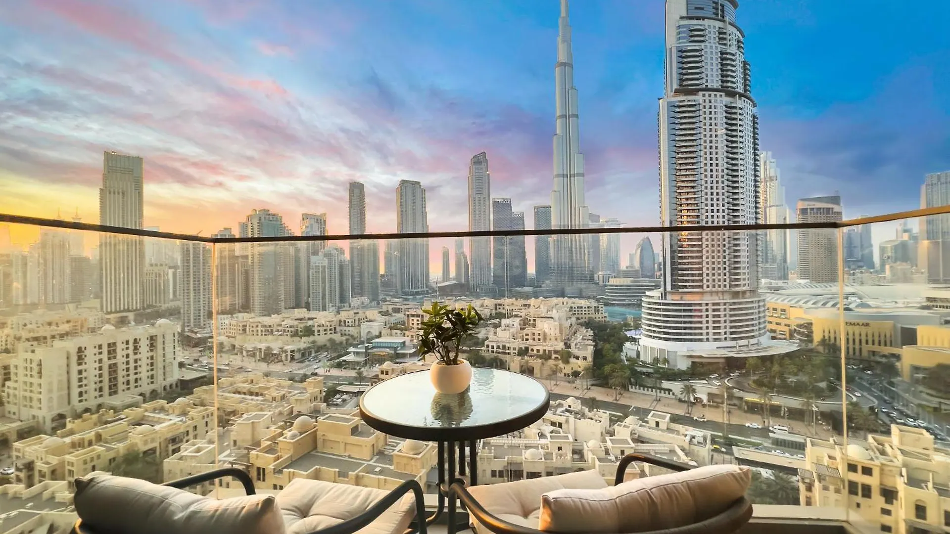 Best View In Dubai And Burj Khalifa View - 2 Bedroom - 3 Beds