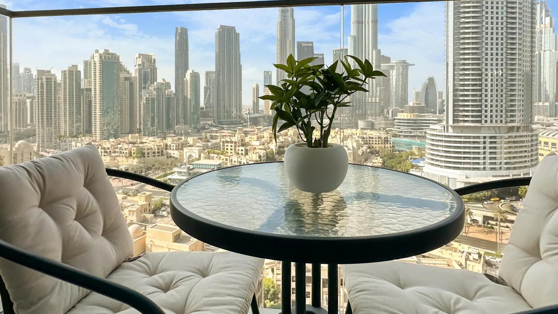 Best View In Dubai And Burj Khalifa View - 2 Bedroom - 3 Beds