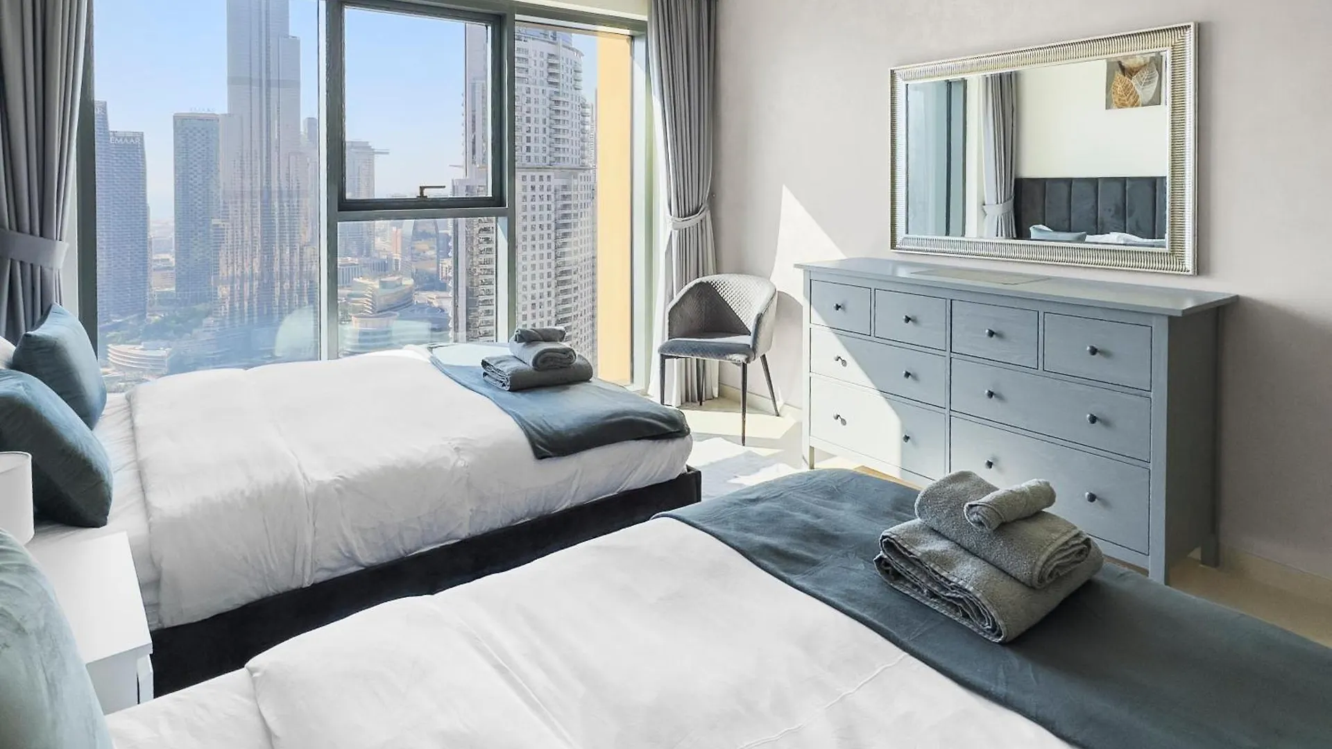 Best View In Dubai And Burj Khalifa View - 2 Bedroom - 3 Beds 0*,