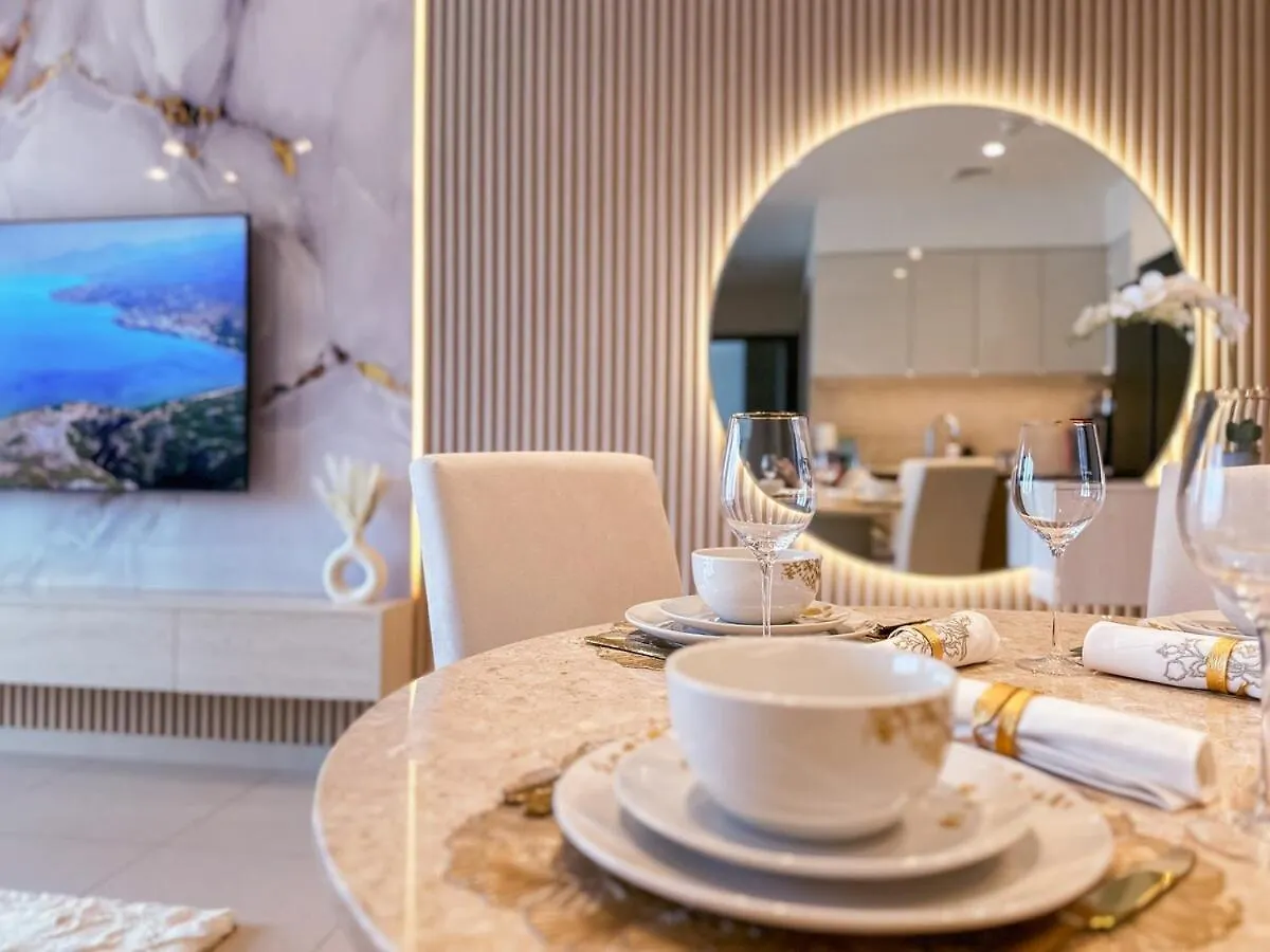 Best View In Dubai And Burj Khalifa View - 2 Bedroom - 3 Beds 0*,