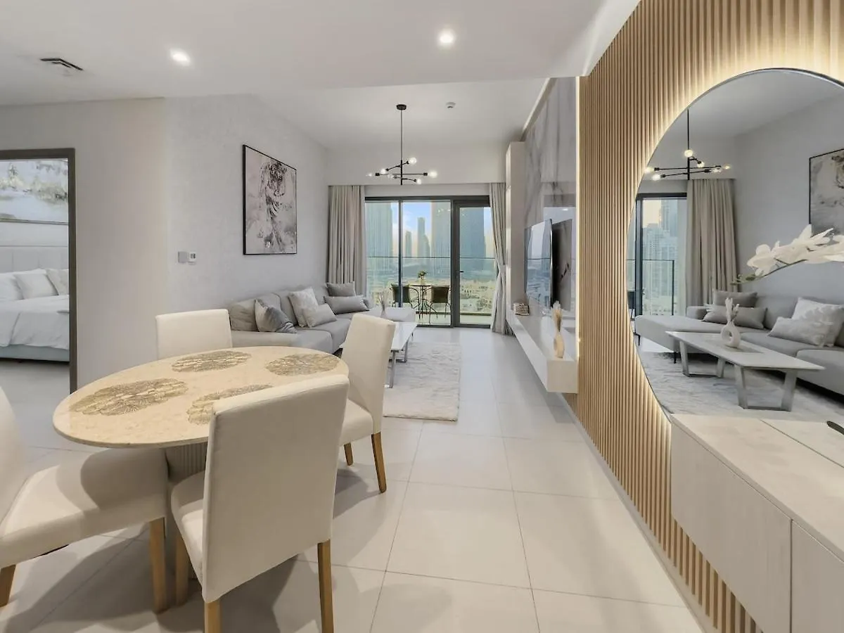 Best View In Dubai And Burj Khalifa View - 2 Bedroom - 3 Beds